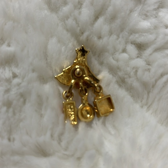 Traditional Christmas 3D Post Earrings - Picture 3 of 4